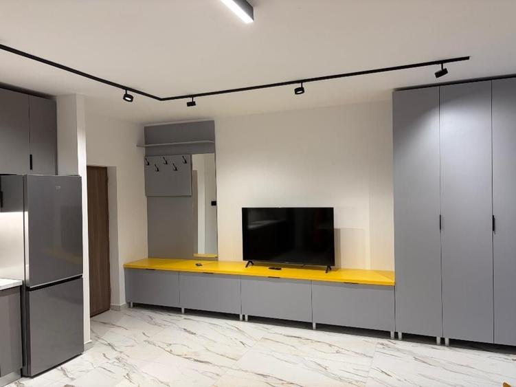 Apartament cu 2 camere decomandat, mobilat în Girocului