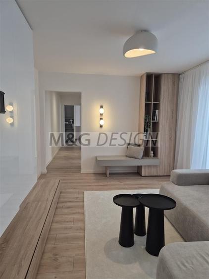 Apartament cu 3 camere semidecomandat, mobilat în Circumvalațiunii