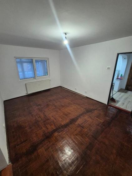 Apartament cu 2 camere semidecomandat în Narcisa