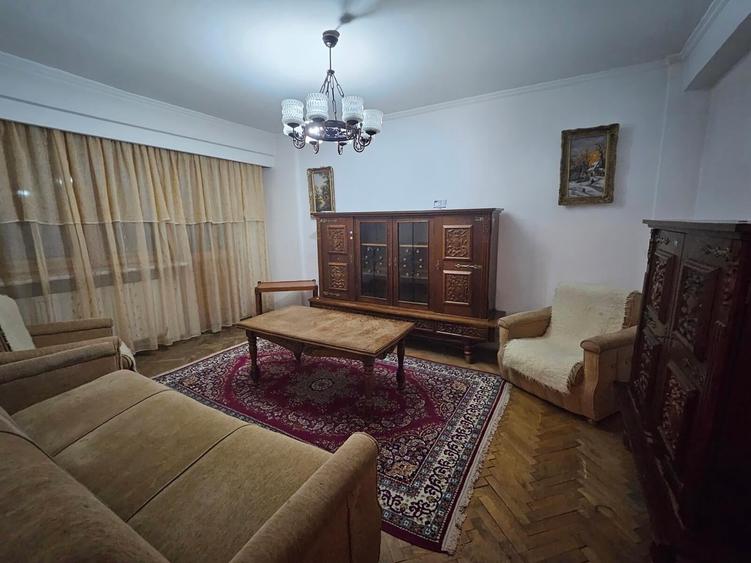 Apartament cu 3 camere decomandat în Banat