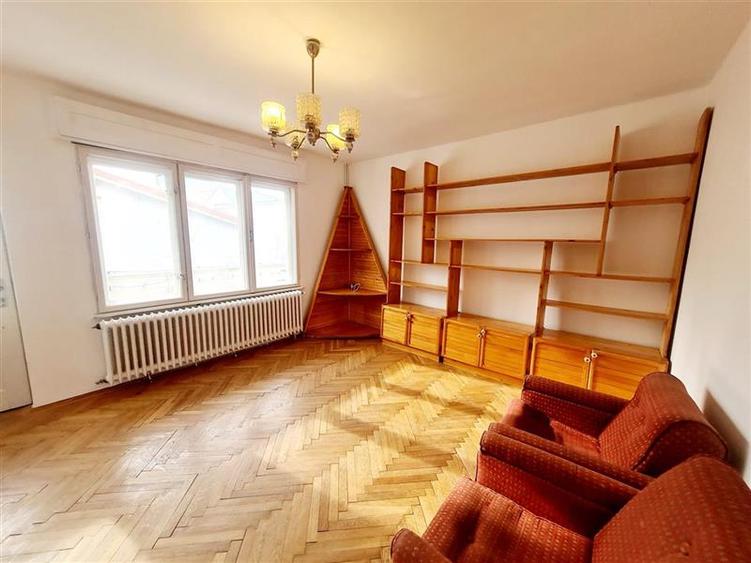 Apartament cu 4 camere decomandat, mobilat în Centrul Istoric