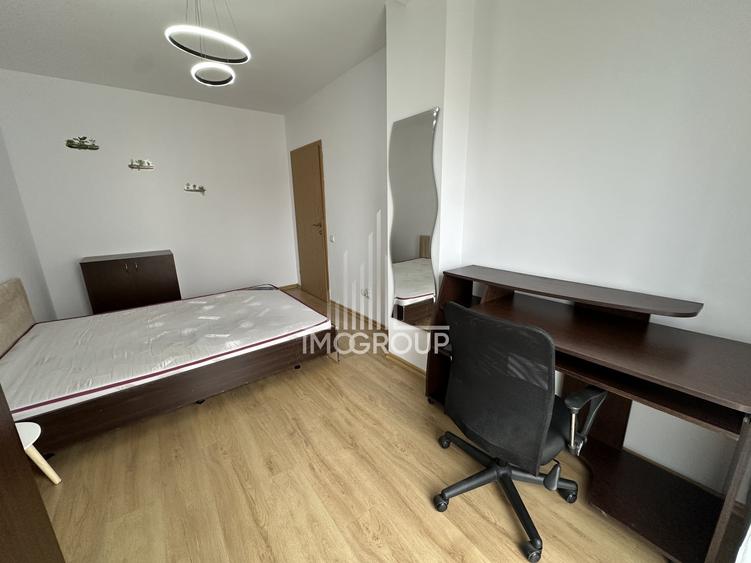 Apartament cu 3 camere semidecomandat, mobilat în Semicentral