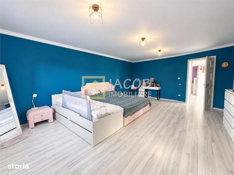 Casă cu 4 camere în Letea Veche