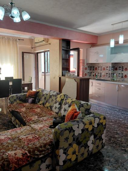 Apartament cu 3 camere în Tomis Nord