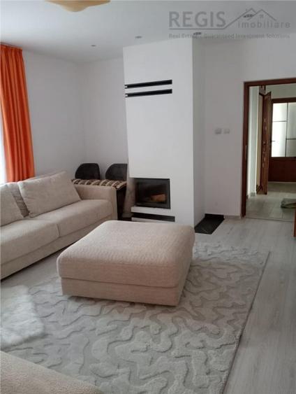 Apartament cu 3 camere decomandat în Noua
