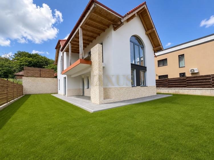 Casă individuală cu 4 camere cu Canalizare în Feleacu