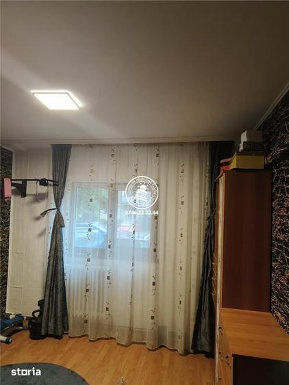 Apartament cu 3 camere decomandat în Tătărași