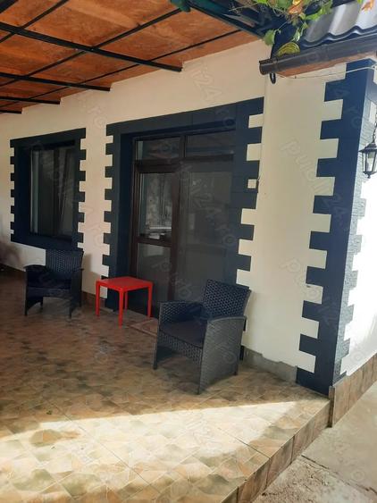 Casă cu 5 camere cu Teren 263 Mp în Radu Negru