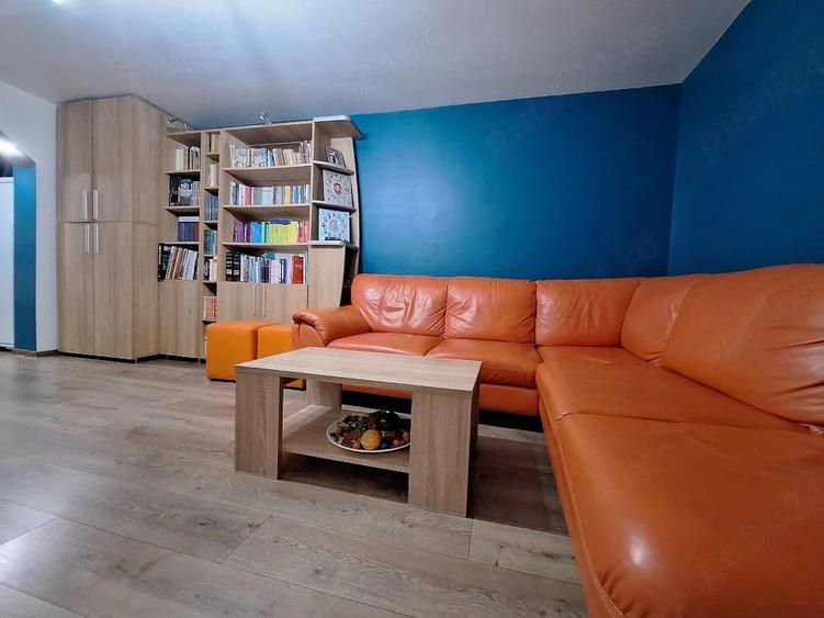 Apartament cu 4 camere decomandat în Lipovei