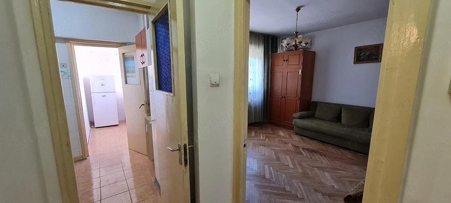Garsonieră decomandată în Sud