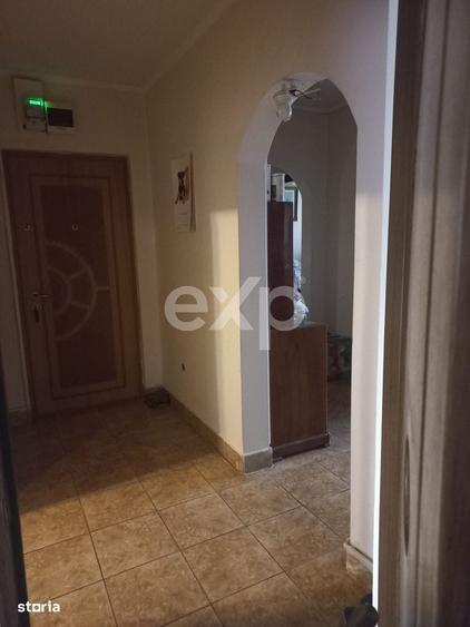 Apartament cu 2 camere decomandat în Războieni