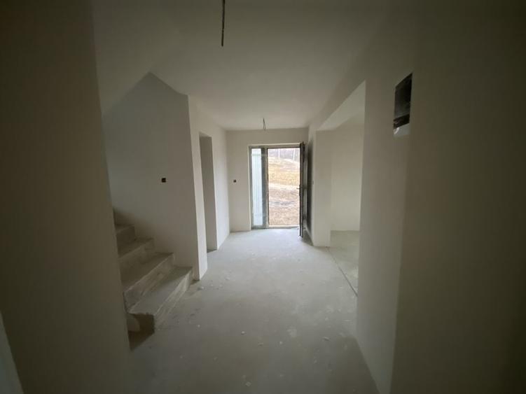 Casă cu 4 camere în Vlădiceni