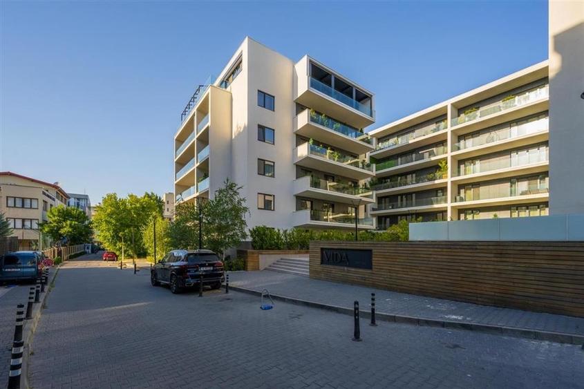 Penthouse Herastrau  Modern and High End finishes  2 parking - 1