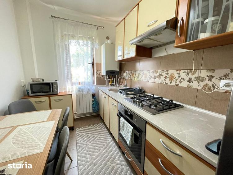 Apartament cu 3 camere, mobilat în Podu Roș