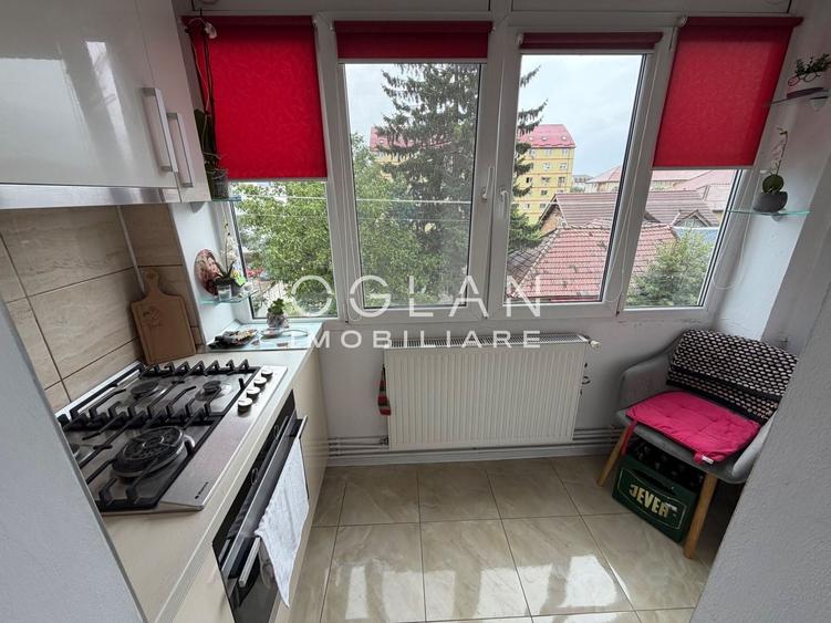 Apartament cu 2 camere decomandat, mobilat în Vasile Aaron