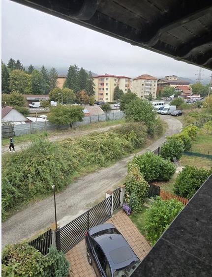 Casă cu 7 camere cu Teren 600 Mp în Traian