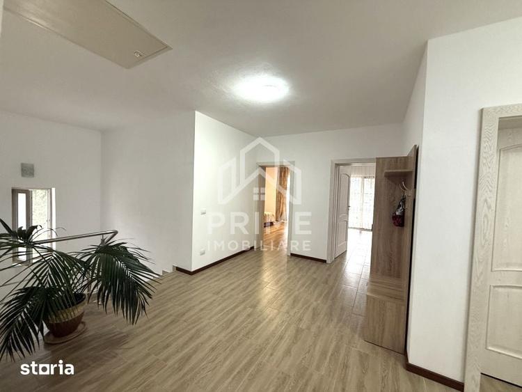Casă cu 8 camere cu Teren 1200 Mp în Micești