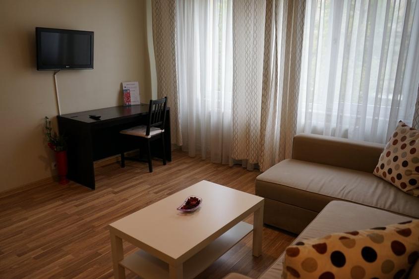 Apartament cu 2 camere decomandat în Calea Victoriei