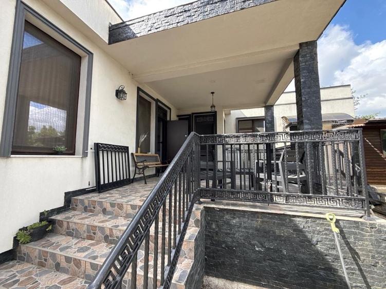 Casă cu 4 camere în Central