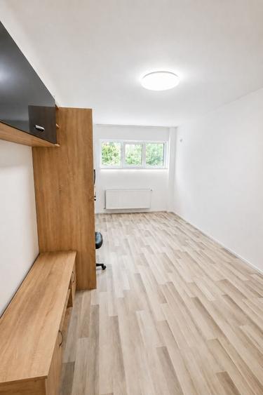Apartament cu 2 camere decomandat în Roșu
