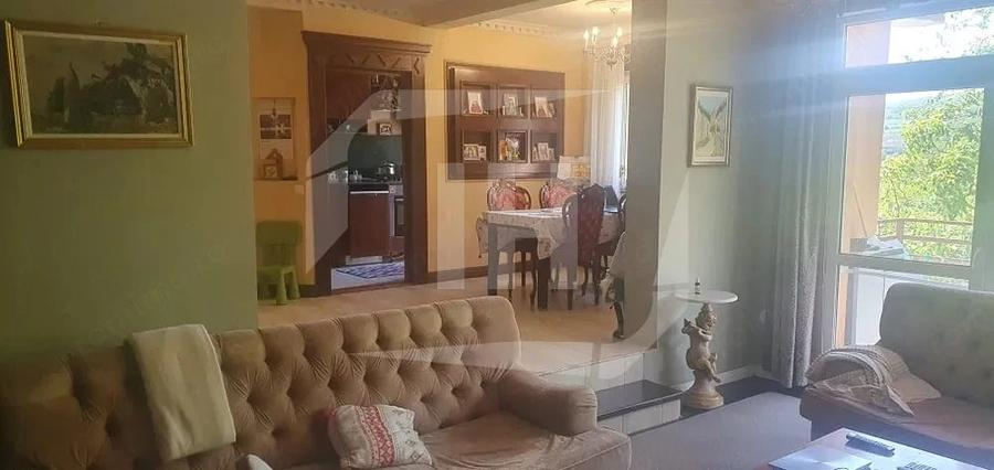 Apartament cu 3 camere semidecomandat în Gheorgheni