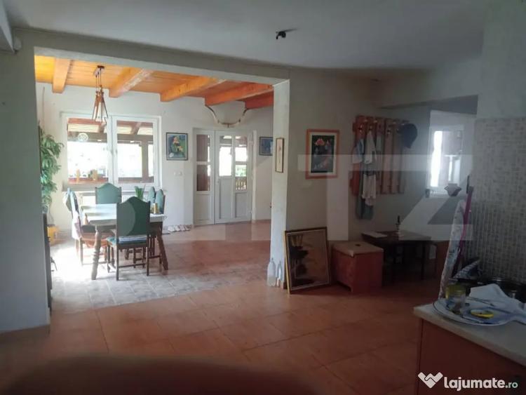 Casă cu 5 camere cu Teren 745 Mp în Central