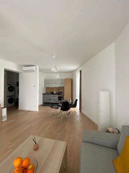 Apartament cu 3 camere semidecomandat, mobilat în Herăstrău