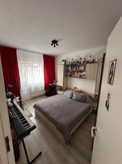 Apartament cu 3 camere decomandat în Dumbrăvița