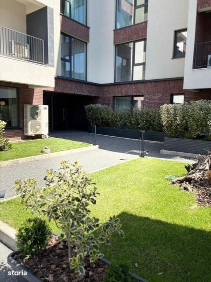 Apartament cu 4 camere decomandat în Barbu Văcărescu