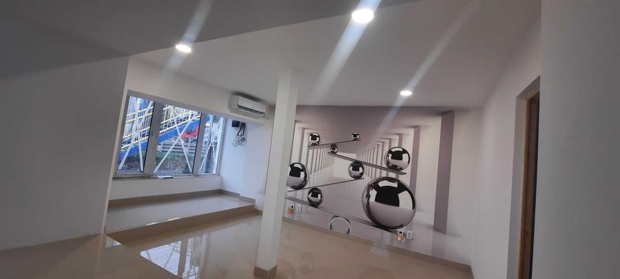 Spațiu comercial, în Central
