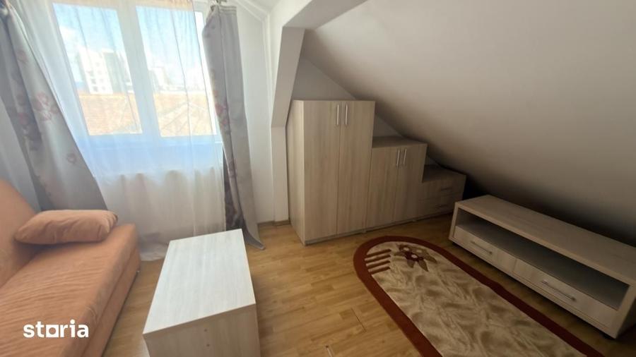 Apartament cu 2 camere semidecomandat în Calea Dumbrăvii