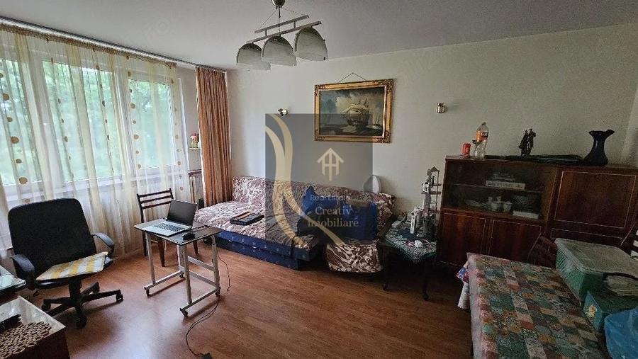 Apartament cu 3 camere decomandat în Antiaeriană