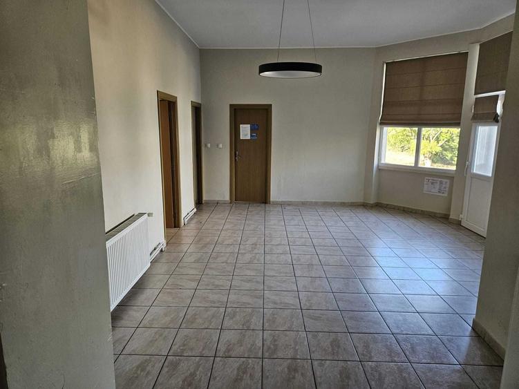 Casă cu 4 camere în Tomnatic