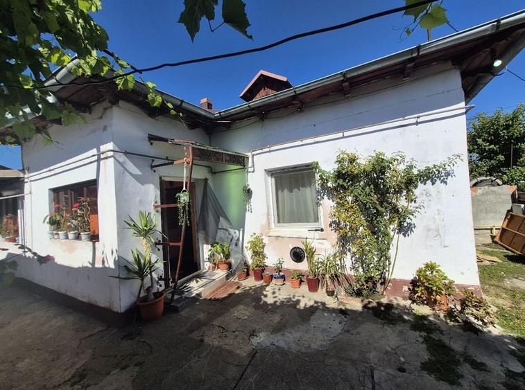Casă individuală cu 2 camere cu Canalizare în Central