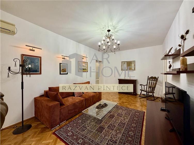 Apartament cu 3 camere decomandat, mobilat în Sud