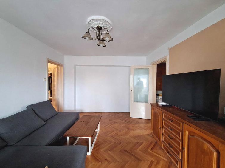 Apartament cu 2 camere semidecomandat, mobilat în Soarelui