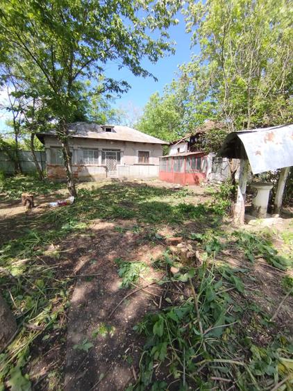 Casă cu 2 camere în Poienarii Burchii