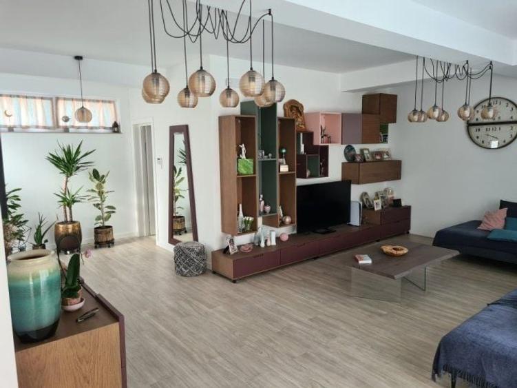 Casă individuală cu 5 camere cu Piscina în Tomis Plus