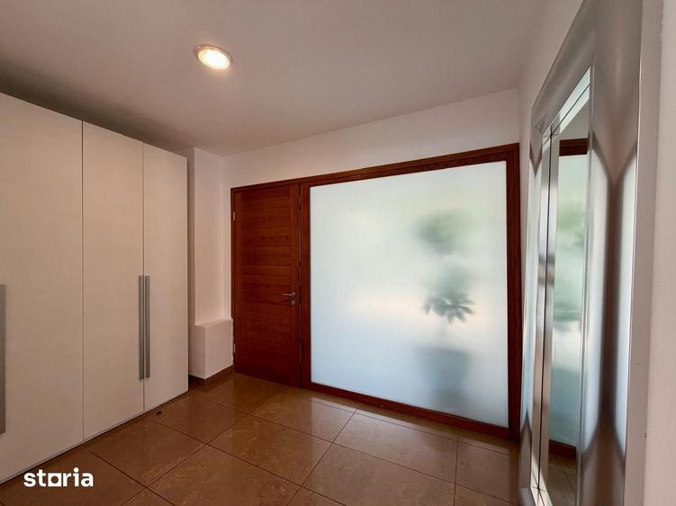 Casă cu 5 camere cu Teren 460 Mp în Central