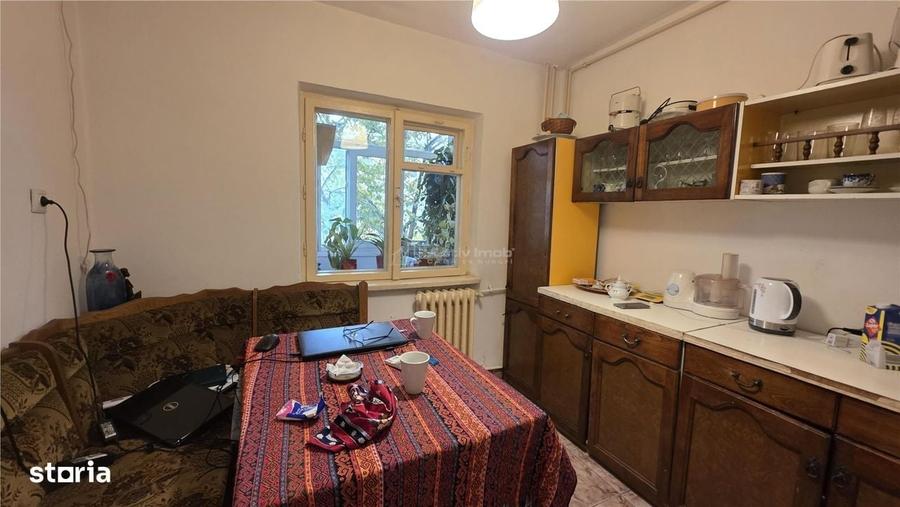 Apartament cu 3 camere decomandat în Valea Rosie