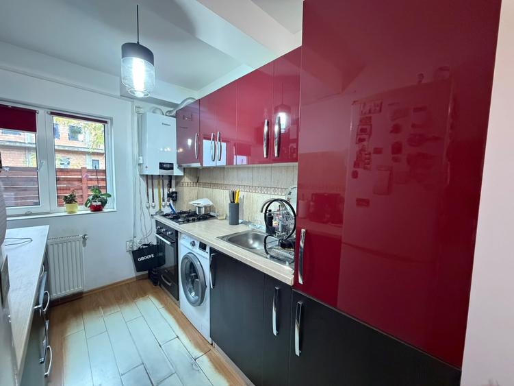 Duplex cu 4 camere cu Garaj în Florești