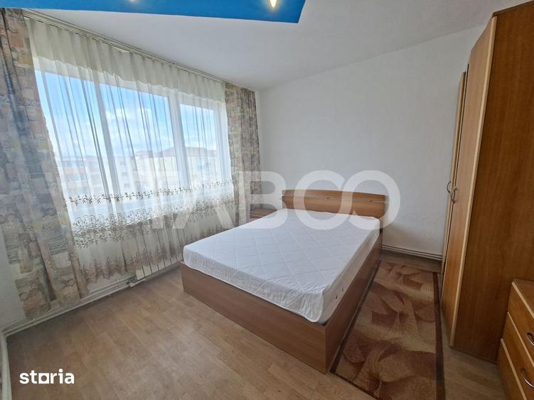 Apartament cu 3 camere semidecomandat, mobilat în Mihai Viteazul