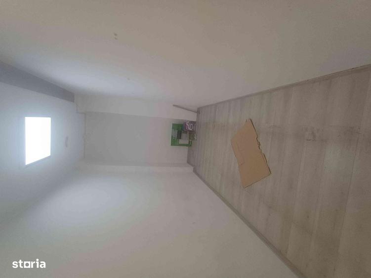 Spațiu comercial, de 85 mp, în Central