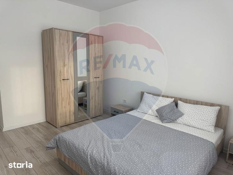 Apartament cu 3 camere decomandat, mobilat în Berceni