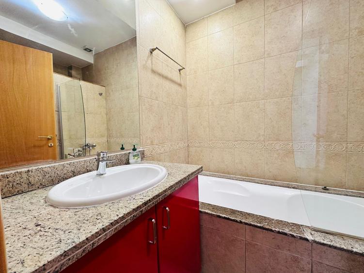Duplex cu 6 camere cu Canalizare în Central