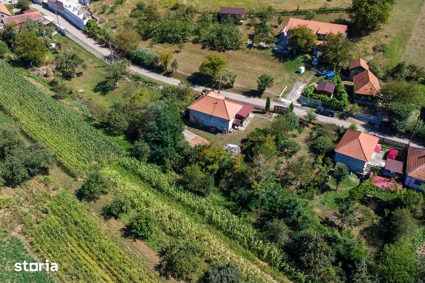 Casă cu 3 camere cu Teren 1019 Mp în Brănișca