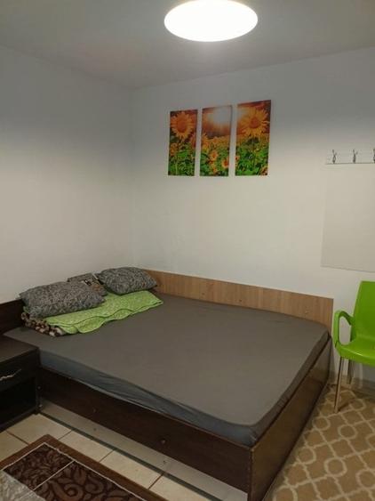 Garsonieră decomandată în Far