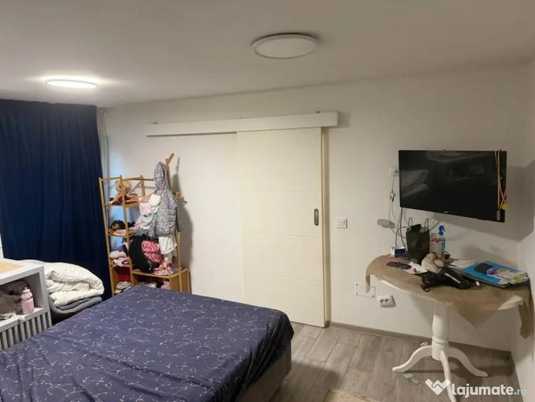 Casă cu 3 camere cu Teren 200 Mp în Central