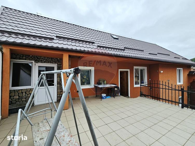 Casă cu 5 camere cu Teren 141 Mp în Central
