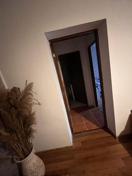 Apartament cu 2 camere semidecomandat în Grivița